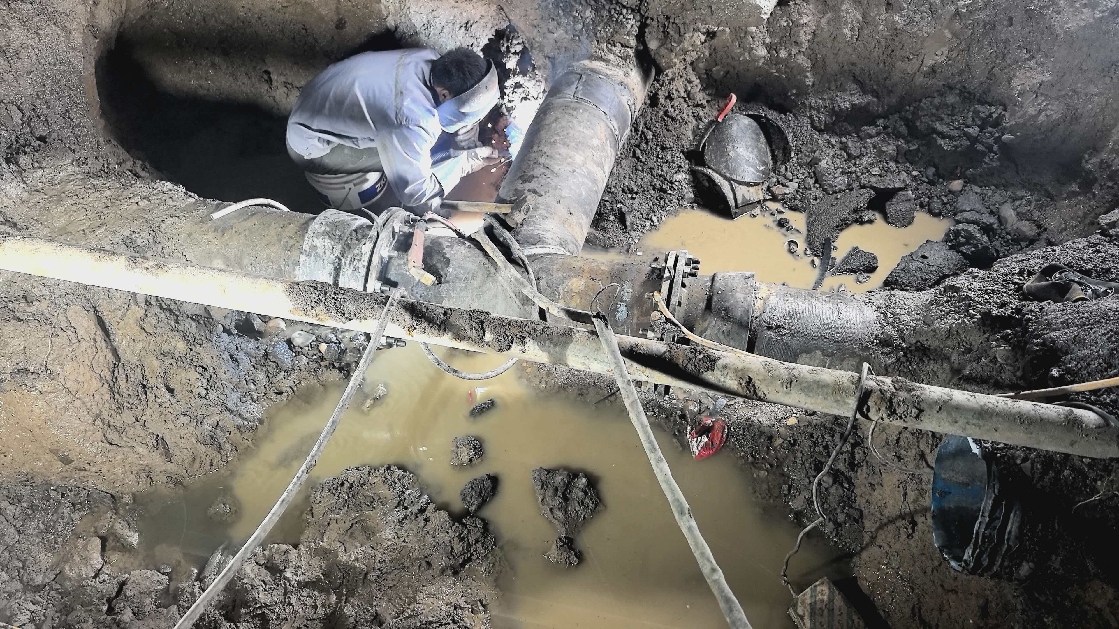 沃洲水業工程公司高效處置管道漏水問題